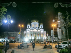 На кафедральном соборе Ростова включили подсветку