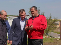 Юрий Слюсарь показал последствия ночной атаки БПЛА на Мясниковский район