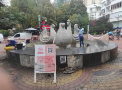 Волонтеры «Том Сойер Феста» продолжают восстанавливать фонтан «Лиры» в Ростове