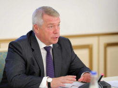 Василий Голубев сообщил, что в регионе запасов сахара хватит на несколько месяцев