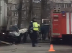 Молодой водитель легковушки насмерть расшибся о фуру «Магнита» под Ростовом