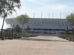 В мелкую крошку за неделю рассыпалась тротуарная плитка на новой набережной в Ростове