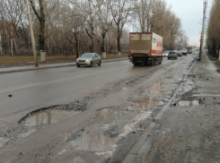 Ростовчанам рассказали про будущее самых ужасных дорог города