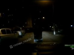 Пьяный ростовчанин бросился под машину, чтобы спровоцировать аварию