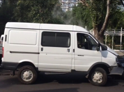 В Ростове на Мечникова водитель «Газели» нарочно протаранил 6 автомобилей