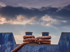 Судно село на мель в Ростовской области