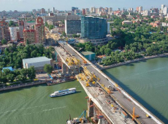 В створе Ворошиловского моста вновь изменилась схема движения