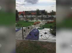 В администрации Усть-Донецка рассказали, кого хоронят на кладбище с газоном и цветами