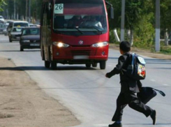 Высаженного у дороги 10-летнего мальчика на скорости сбил автомобиль в Ростовской области