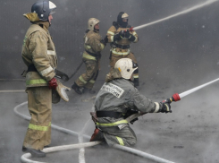 В Аксайском районе потушили ландшафтный пожар на площади в 2 тыс. кв. метров