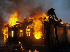 Женщина погибла от ожогов при пожаре в своем частном доме в Ростовской области