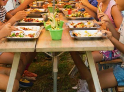 Дети из Ростова заразились инфекцией в лагере на Черном море