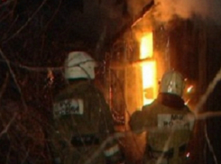 Пятилетний ребенок отравился угарным газом во время пожара в частном доме Ростова