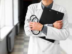 Врачи выявили редкое заболевание у ростовчанки, страдающей головной болью по 100 раз в день 