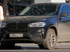 Мужчина на BMW сбил двух пешеходов и устроил рискованные гонки с полицией Ростова 