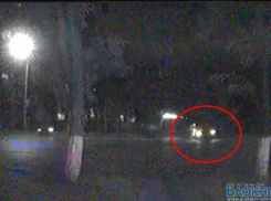 Cкутериста, скрывшегося с места ДТП на Буденновском, ищут по съемке с камеры наблюдения