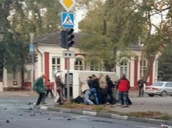 Аварию в Азове с одним погибшим и шестью ранеными спровоцировала экс-сотрудница МВД