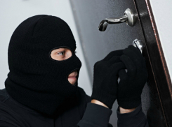 Бесстыжий грабитель-рецидивист позарился на золотые зубы своей матери в Ростове