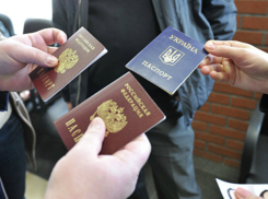 На три месяца украинке предложили покинуть страну, чтобы получить гражданство РФ