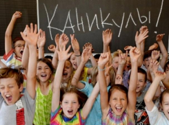 Пообщаться с животными, увидеть весну и научиться летать: 9 вариантов, как провести время с детьми на каникулах