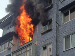 Из-за пожара в Ростове эвакуировали 40 человек из многоэтажки