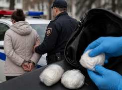 В Ростове задержана 44-летняя женщина с полкило порошкообразного вещества
