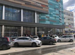 Сработала сигнализация: в Ростове срочно эвакуировали торговый центр