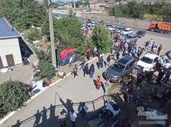 Узбеков из Ростова перевезут на станцию Лихая