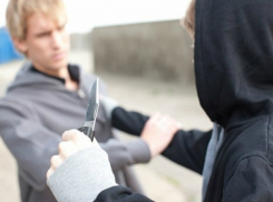 Дерзкое нападение с ножом на жителя Ростова совершил приезжий из хутора Глинки