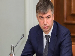 Показательная «порка» и бурные аплодисменты: встреча врио главы Ростова с жителями прошла в духе съезда КПСС