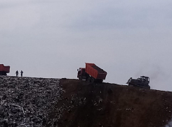 В Ростове потушили мусорный полигон на Левенцовке