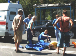 Женщина за рулем иномарки сбила девочку возле зоопарка в Ростове