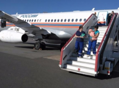 Тяжелобольную новорожденную девочку из Ростова-на-Дону доставили для лечения в Санкт-Петербург 