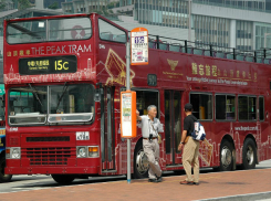 «В Гонконге давно ходят двухэтажные автобусы, а в Дубае - беспилотники»