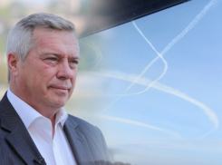 Василий Голубев рассказал о причинах взрыва и инверсионных следах в небе над Ростовской областью