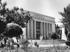 Календарь: 66 лет назад открылся первый на юге страны панорамный кинотеатр «Россия» в Ростове