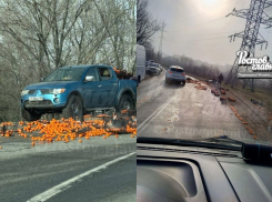 Апельсины на дороге стали причиной пробки на Совхозной