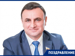 Жители Ростова поздравляют с юбилеем Арутюна Сурмаляна