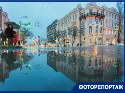 Ростовский фотограф в отражениях луж показал красоту донской столицы