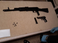 В Ростовской области вооруженные преступники напали на почту и алкомаркет