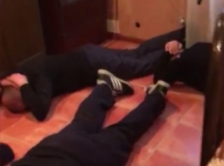 Оперативники «накрыли» подпольный цех по производству паленого спиртного в Ростовской области