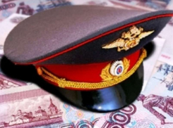 Полицейский из Ростова попался на взятке в 60 тысяч рублей, которую получил от любителя спайса