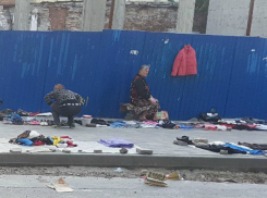 Сотрудники полиции не могут поделить территорию, чтобы убрать блошиный рынок в центре Ростова