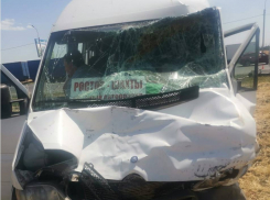 Пассажиры автобуса попали в больницу после ДТП в Ростовской области
