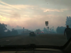 Тысяча человек третьи сутки не могут потушить страшный пожар в Ростовской области