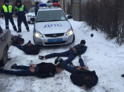 Погоня со стрельбой по колесам автомобиля развернулась на улицах Ростова