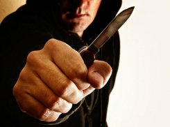 Водитель иномарки с московскими номерами напал с ножом на прохожего в Ростове