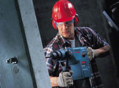 Дрель и сварочный аппарат толкнули молодого мужчину в Ростовской области на дерзкое преступление