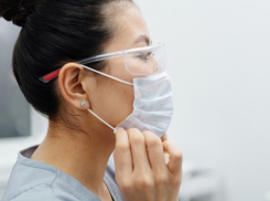 Медицинский центр ищет опытную медсестру с действующим сертификатом и медкнижкой