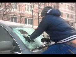 Шустрого автомобильного воришку- рецидивиста отправили за решетку дожидаться суда
